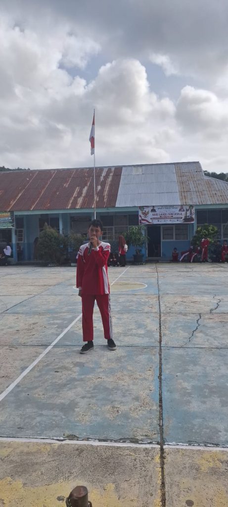 MTsN 4 Tanah Datar Gelar Class Meeting dengan Lomba PBB dan Solo