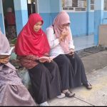 Warga MTsN 4 Tanah Datar Membaca Surah Al-Kahfi Bersama
