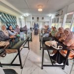 Guru Bahasa Inggris MTsN 4 Tanah Datar Mengikuti MGMP Bahasa Inggris Kabupaten Tanah Datar