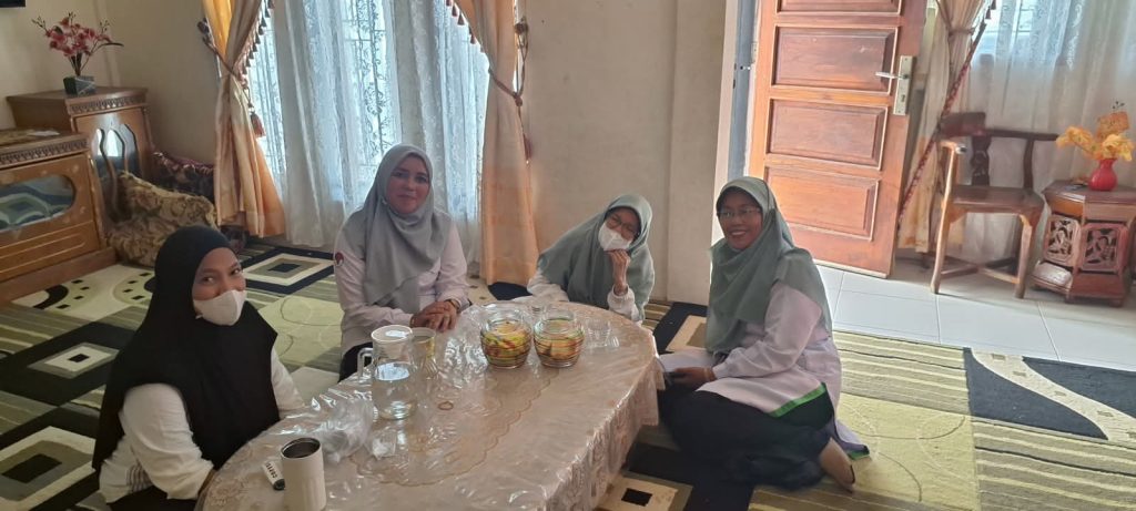 MTsN 4 Tanah Datar Perkuat Kepedulian Sosial melalui Kunjungan kepada Warga Madrasah